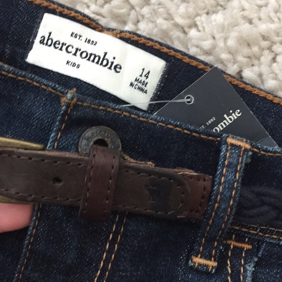 NWT Abercrombie kids distressed denim shorts - Picture 4 of 7